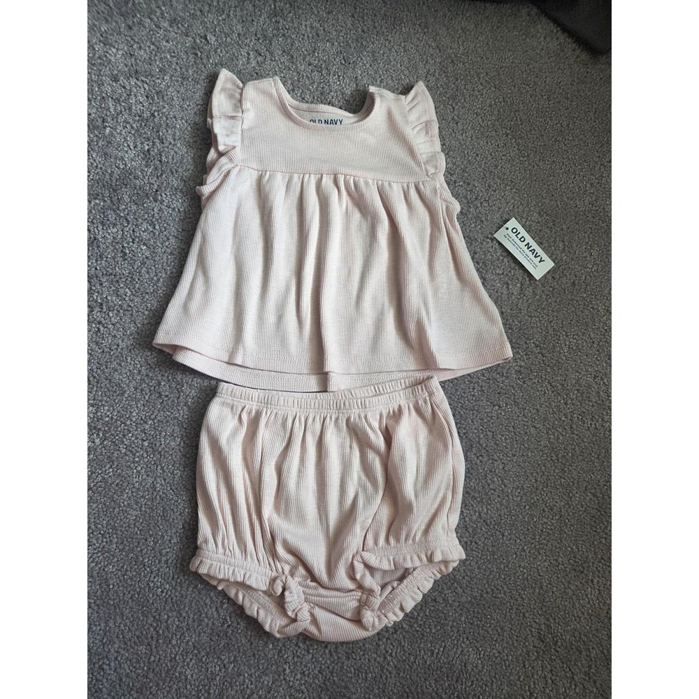 Old‎ navy baby girl set 12-18 mos light pink
